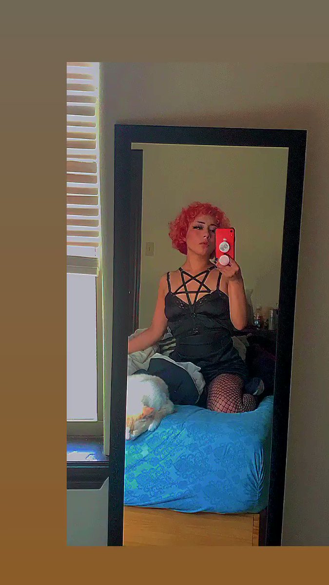 🥀🌙 leossol💕🌙🥀 on Twitter "In bed all day 🖤…