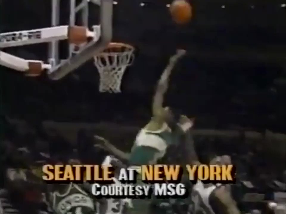 Happy 59th birthday to The Enforcer, a NY Knicks icon, Charles Oakley. 
