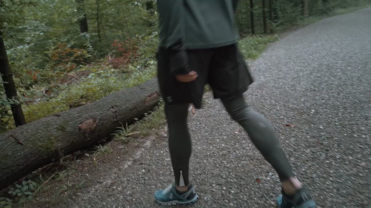 Minimalist by design, packed with practical features, perfect for cold weather sessions. That’s how we describe the Tights Long.
The go-to tights for runners who won’t let the weather mess with their goals. https://t.co/BPH0TS7riN https://t.co/2PSfhVTkMc