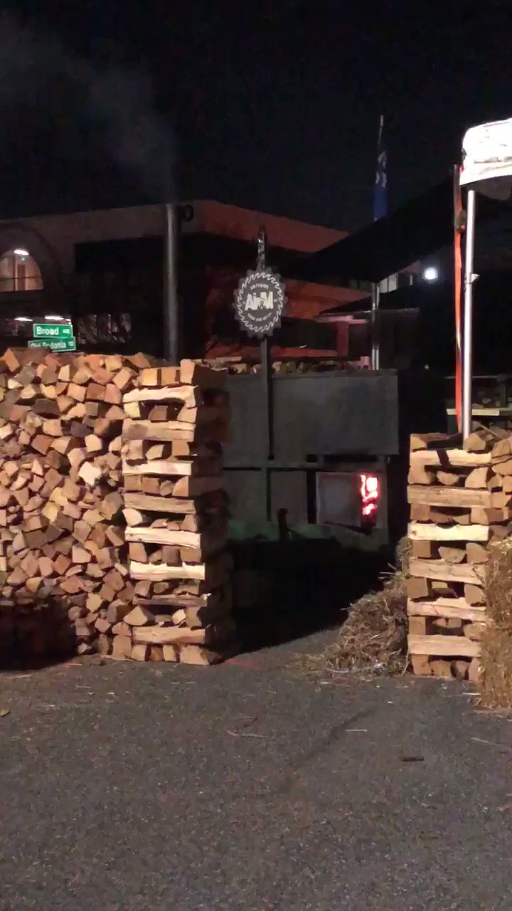 The Woodpile BBQ (TheWoodPileBBQ) / Twitter