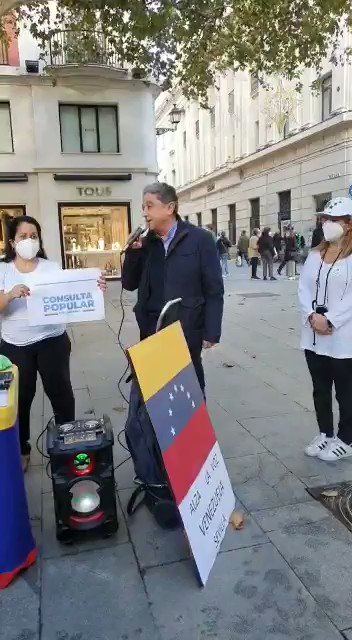 Enric Millo hablando por la democracia y libertad en Venezuela