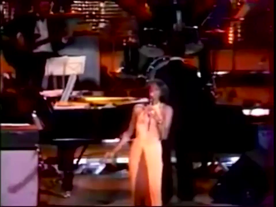 Happy 80th Birthday to the QUEEN Ms Dionne Warwick 