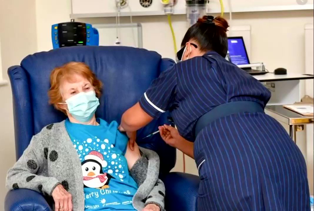 This NHS video of the first patient to receive the covid-19 vaccine is so wrong Why? The nurse at Coventry NHS Hospital seems not to practice the basic NHS Hospital Cross-Infection Prevention policy that requires at a minimum wearing of gloves & apron to administer any injections https://t.co/bXcF6rpmWG