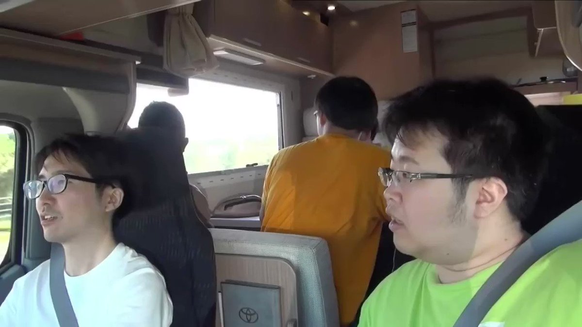 キャンピングカーが横転してしまったが…奇跡的に元に戻った映像？！