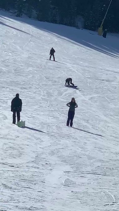 I almost died #wipeout #snowboard https://t.co/debnIseKGu<a href="/tag/wipeout"class="tags">#wipeout</a><a href="/tag/snowboard"class="tags">#snowboard</a>