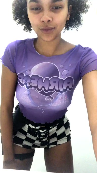 I am BOOBRAIDER in my head https://t.co/McPHs20IWq<a href="/tag/newprofilepic"class="tags"><span>#newprofilepic</span></a>