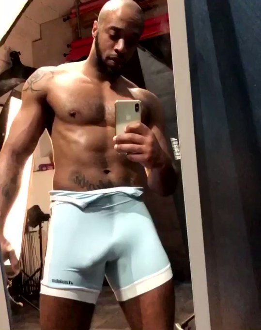 Had fun getting a cheeky shoot in before london went into lockdown.

Thanks @MenArtXXX 

@gayporncrushes