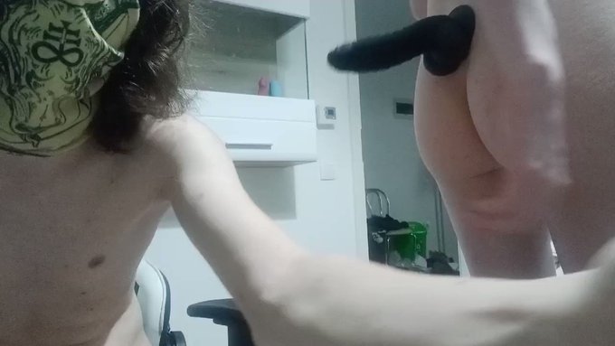 The neighbours probably hate us https://t.co/EKQx9m83vu