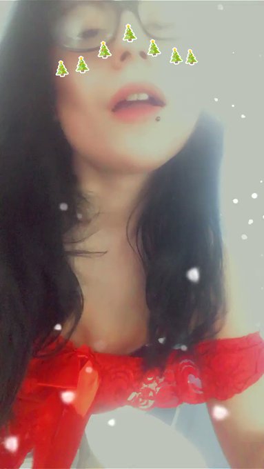 Happy Holidays 😘 https://t.co/9jgjHciPVd<a href="/tag/cosplay"class="tags"><span>#cosplay</span></a><a href="/tag/nsfw"class="tags"><span>#nsfw</span></a><a href="/tag/goddesslife"class="tags"><span>#goddesslife</span></a>