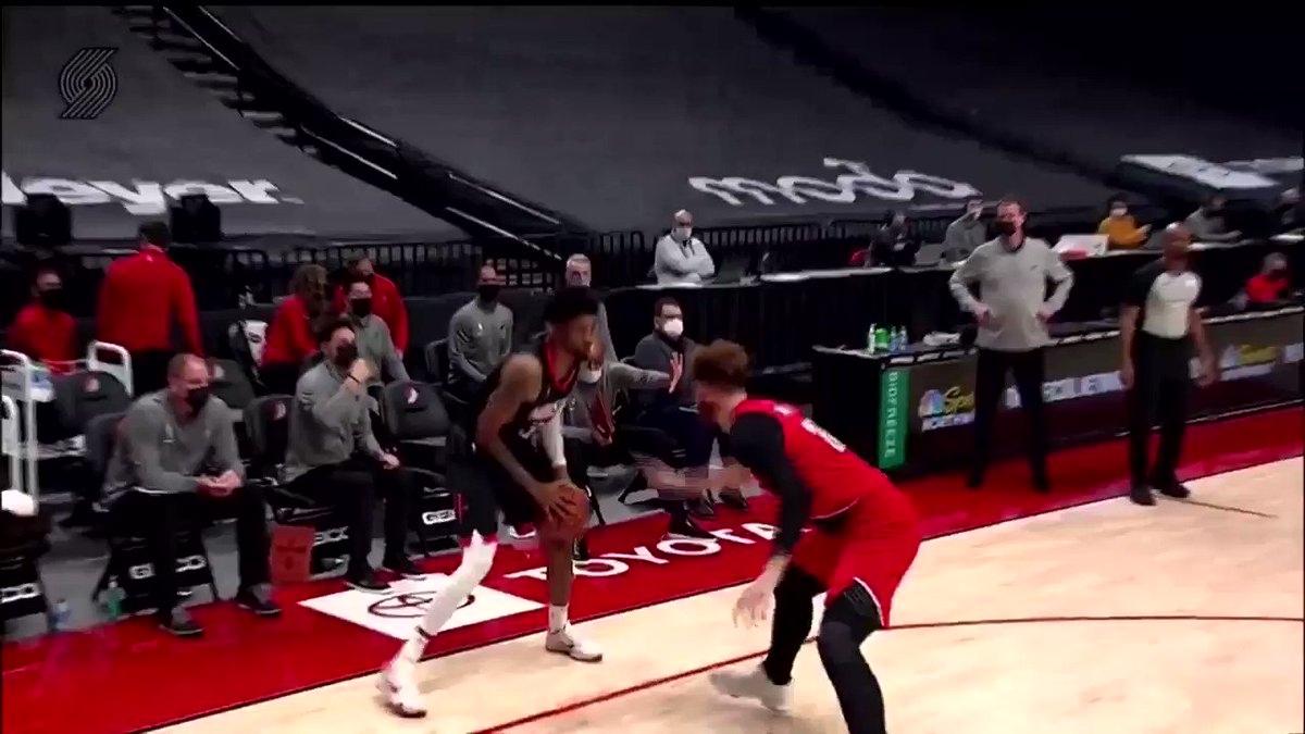 Fantastic play by Christian Wood. He had Jusuf Nurkic one-on-one at the corner, and a nice little hesitation move gave him just enough space to drive baseline and attack the rim before the help arrived. https://t.co/dgKXlsM9Du