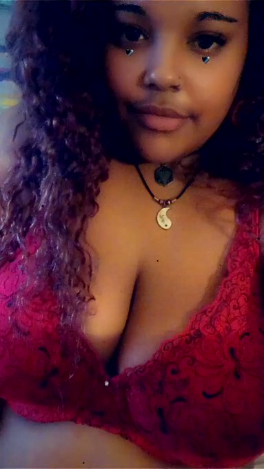 Hit me up for personal photos or videos😘 come play babes 🥴🤤 https://t.co/iRrckhYhYq