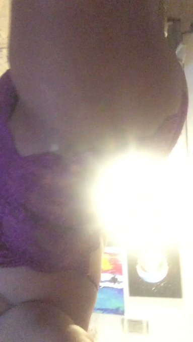 Full video of me stripping down. Only $10 🤤😍 $kaylienthealien https://t.co/wfQeJqWE7m