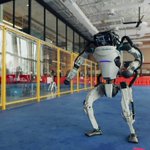 ここまで進化していた!？ボストン・ダイナミクス社のロボットが軽快なダンスを披露!