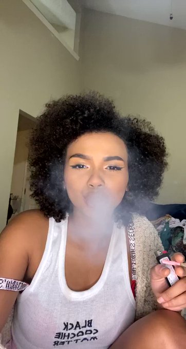 bringin in the new year with bud, booze, &amp; my bros 🥰 https://t.co/ikae39hYVe