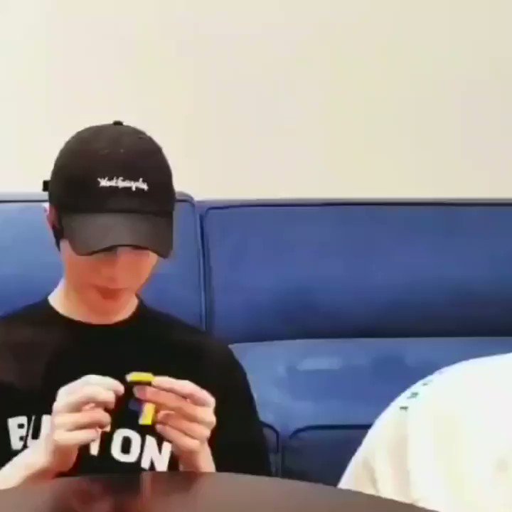 RT @taegyuhourly: happy international cat day ! here's beomgyu saying taehyun looks like hobak <3
https://t.co/Ks1Z78HixD