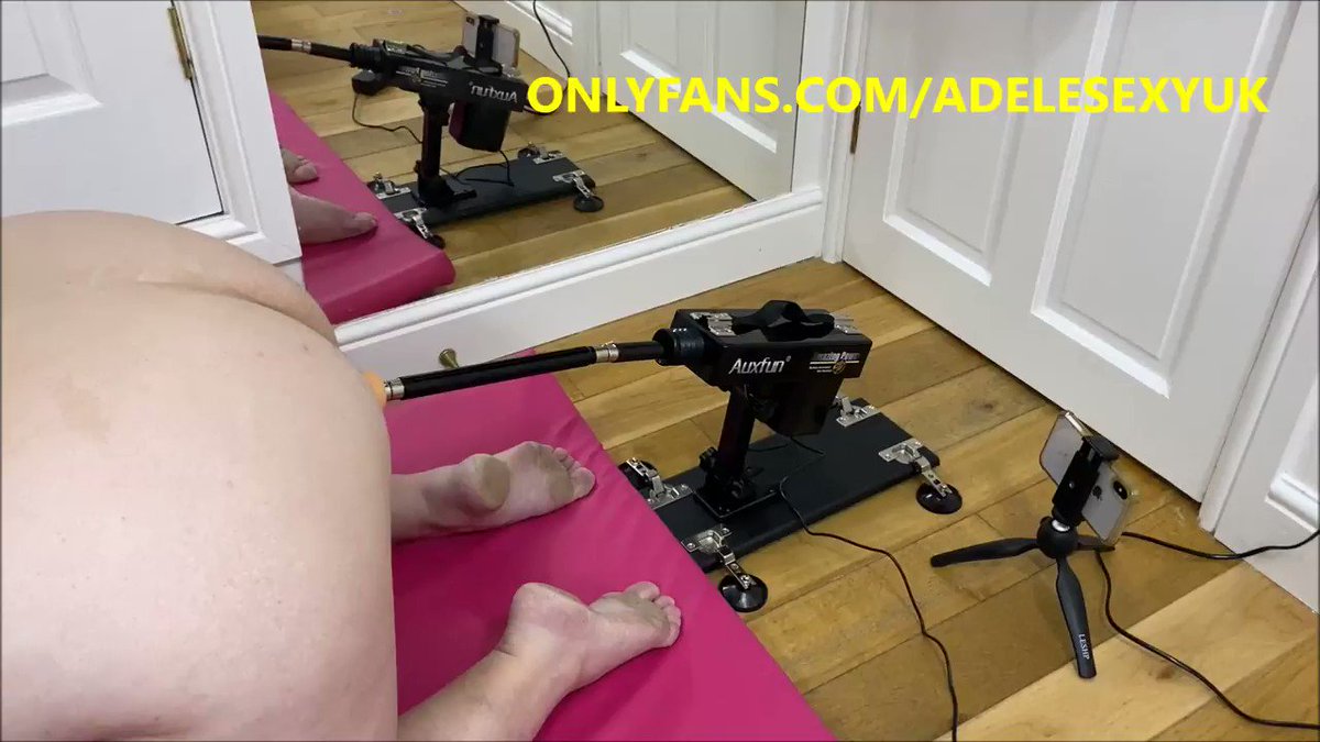 Adelesexyuk's intimate moments revealed a tantalizing peek