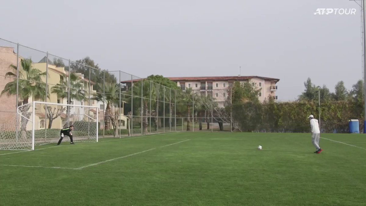 The age-old debate: "soccer" or "football"? β½
@alexdeminaur | #AntalyaOpen https://t.co/p2aq325EXL