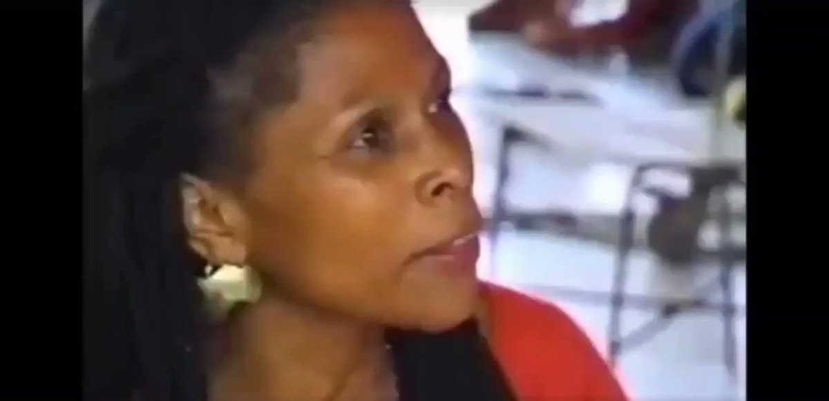 this is the real reason assata shakur is on the FBI's most wanted list. If u truly support BLM push biden to pardon the bullshit charges against her.
the totalitarian govt will discredit you, imprison and persecute you on false charges if you are a threat to capitalism https://t.co/QjBIjvXvUf