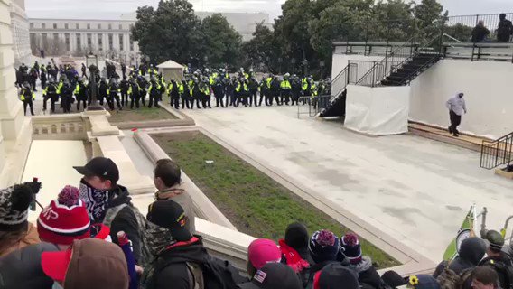 New Videos Show Police Opened Capitol Building For Protesters: 'I Disagree With It But I Respect You...' DpXCBWahtsTPYNUZ