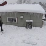 北海道の雪かき!危険を伴うレベル・危なく雪の下敷きに。。。