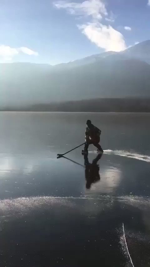 RT @spittinchiclets: Hockey ASMR porn https://t.co/CmBAYA8SEQ