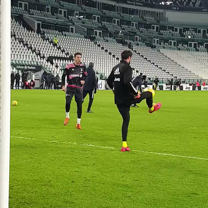 Como tá o domínio aí, @gianluigibuffon e @CarloPinsoglio1? 😜⚽️
https://t.co/HPiqPJp0bp