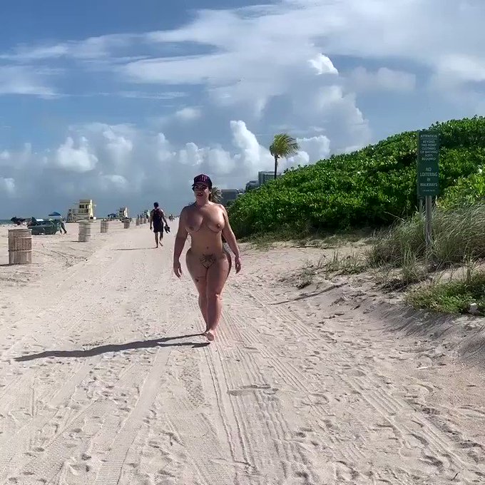 I miss being naked at the beach the ☀️ hitting my pussy 😝🤗
Vacation needed ASAP 
https://t.co/uc7PlBBMF9