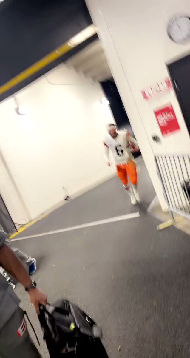 "The Browns is the Browns"
- JuJu Smith-Schuster
- Baker Mayfield
(via @Tall_inc)
https://t.co/tOWrmKOOtB