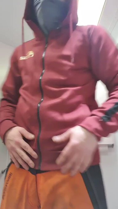 Early morning horn on the train had to leave work mates again and sneak off for a wank ? live a bit of