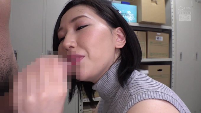 ドS痴女上司のきまぐれで社内で突然おちんぽおもちゃにされてイカされちゃう部下💖
大人なのに赤ちゃん言葉で淫語責めされて、されるがままにおちんちん気持ちよくされちゃってます💦
男が性的に高まってるのを見て楽しんでる姿がエッチすぎます😂

作品はこちらです
https://al.dmm.co.jp/?lurl=https%3A%2F%2Fwww.dmm.co.jp%2Fdigital%2Fvideoa%2F-%2Fdetail%2F%3D%2Fcid%3Dcjod00242%2F%3Fi3_ref%3Dsearch%26i3_ord%3D1%2F&af_id=dickstick123-001&ch=link_tool&ch_id=link https://t.co/ijn7Ihhm08