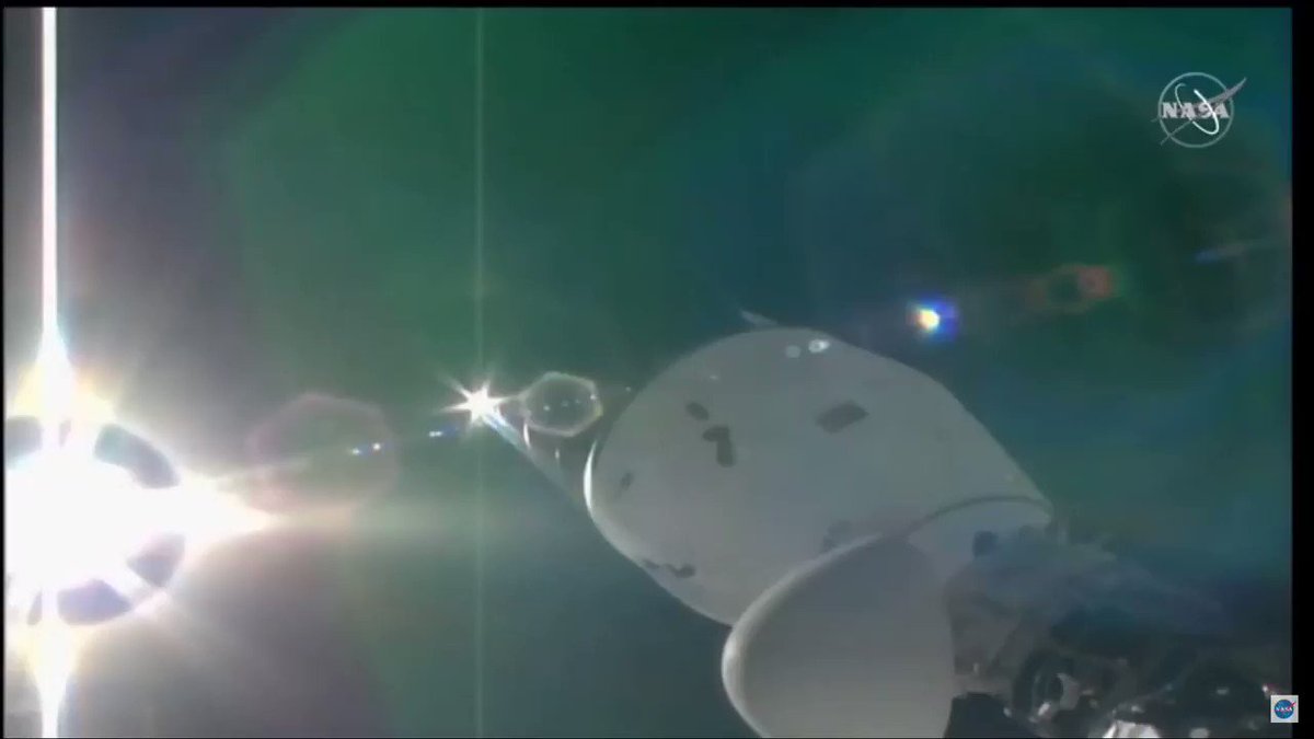 .@SpaceX's #CRS21 capsule has received the UNDOCK command. Hooks in the docking port are retracting, ahead of departure from the station in two minutes at 0905 ET. https://t.co/sbxJ5JBnA2