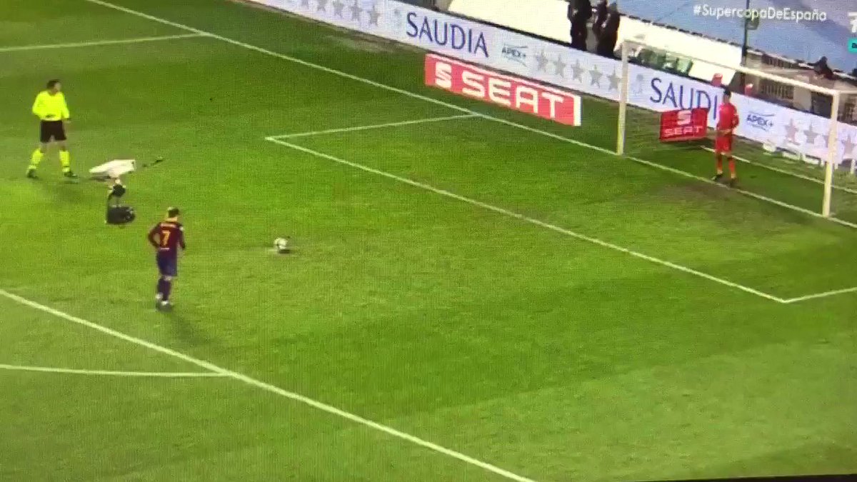 RT @Creativeemaster: Real Sociedad vs Barcelona penalty gol goal Antoine Griezmann miss https://t.co/sAePV48j5F