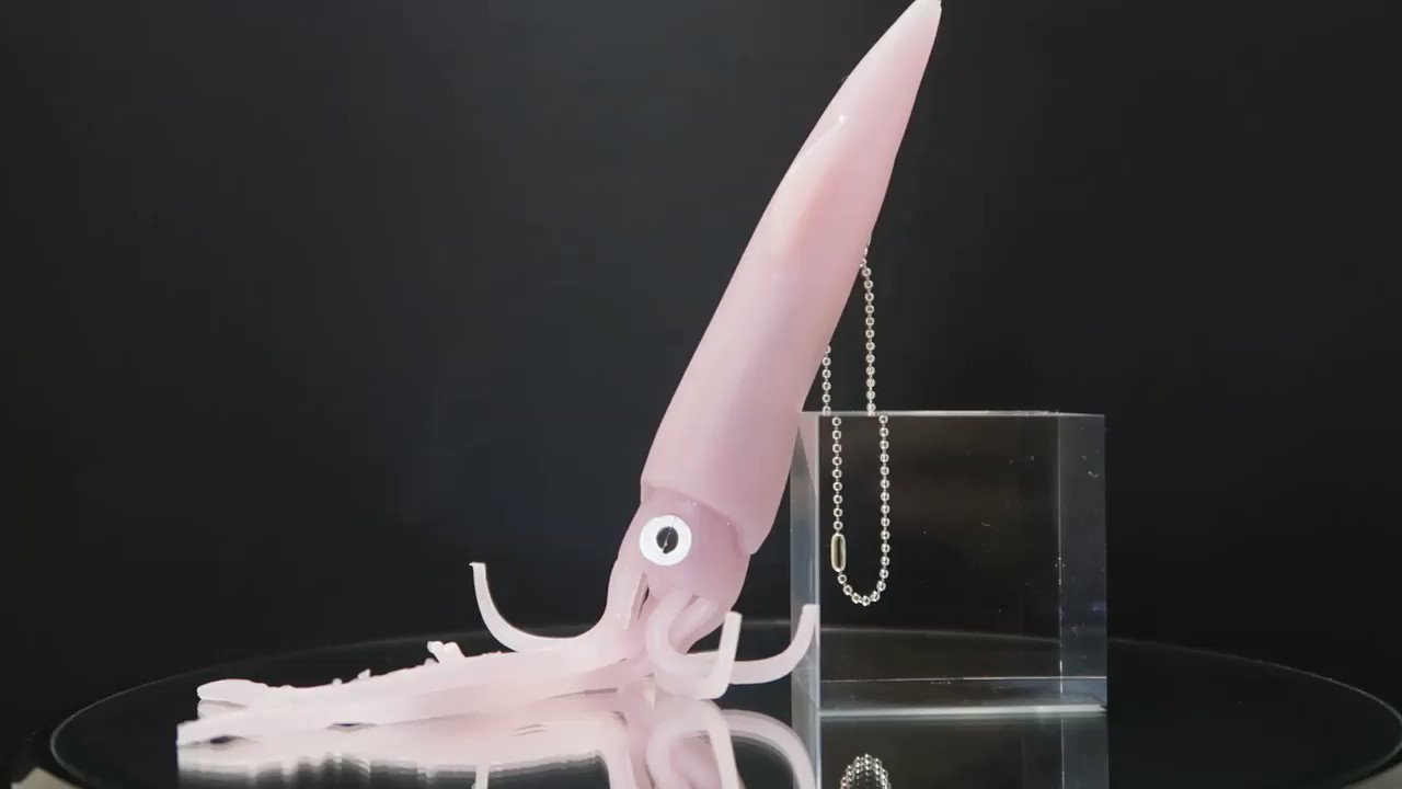 アイピーフォー カプセルトイ 公式 Gt ﾉｼ 1月新発売商品のご紹介 Squid Light でっかい イカが 光る 衝撃が加わるとほわ んと妖しく光ります 300 税込 1月14日 木 発売予定 ガチャガチャ イカ T Co