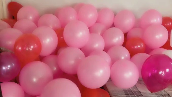 Check my hot new video on Manyvids
Pink , Red, White Paradise Balloons Teasing Mass Pop Date
https://t