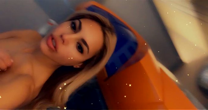 Sesión de rayos uva un poquito de vitamina D !!! ???? https://t.co/CNHoTS27t2