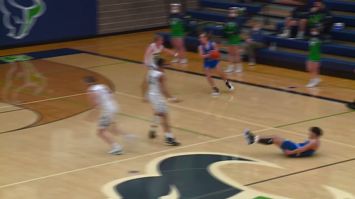 #MountainView picks up the home win tonight over #Timberline, 52-39 the final #KTVBhss https://t.co/r1If6PieWc