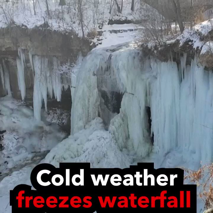 Cold weather left a #waterfall in #Minnehaha falls outside #Minneapolis effectively #frozen solid. #Minnesota #US #Coldweather #snow #ice #icy #anews https://t.co/G3gfLd9VGo