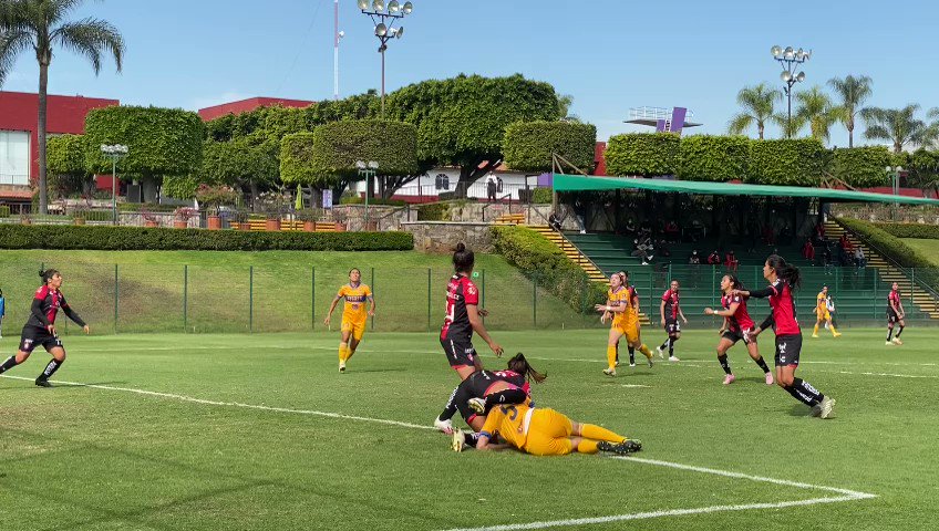 60' Katty Martinez [2-1]