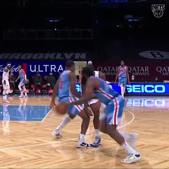 James Harden with a franchise record FOURTEEN assists in his Nets debut 👏👏👏 https://t.co/2JEoSqGHuj