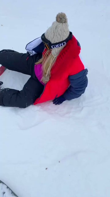 My first time skiing in Aspen ?

https://t.co/epiHl0QVOC https://t.co/qYFDTEU8hY
