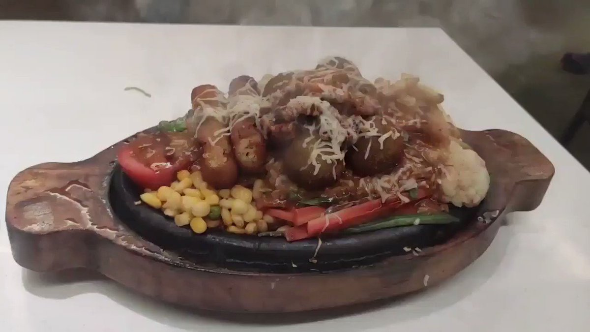 Enjoyed this sizzling hot 🔥 flavour and really was having a great taste.
#food #delicious https://t.co/MXablCU35d