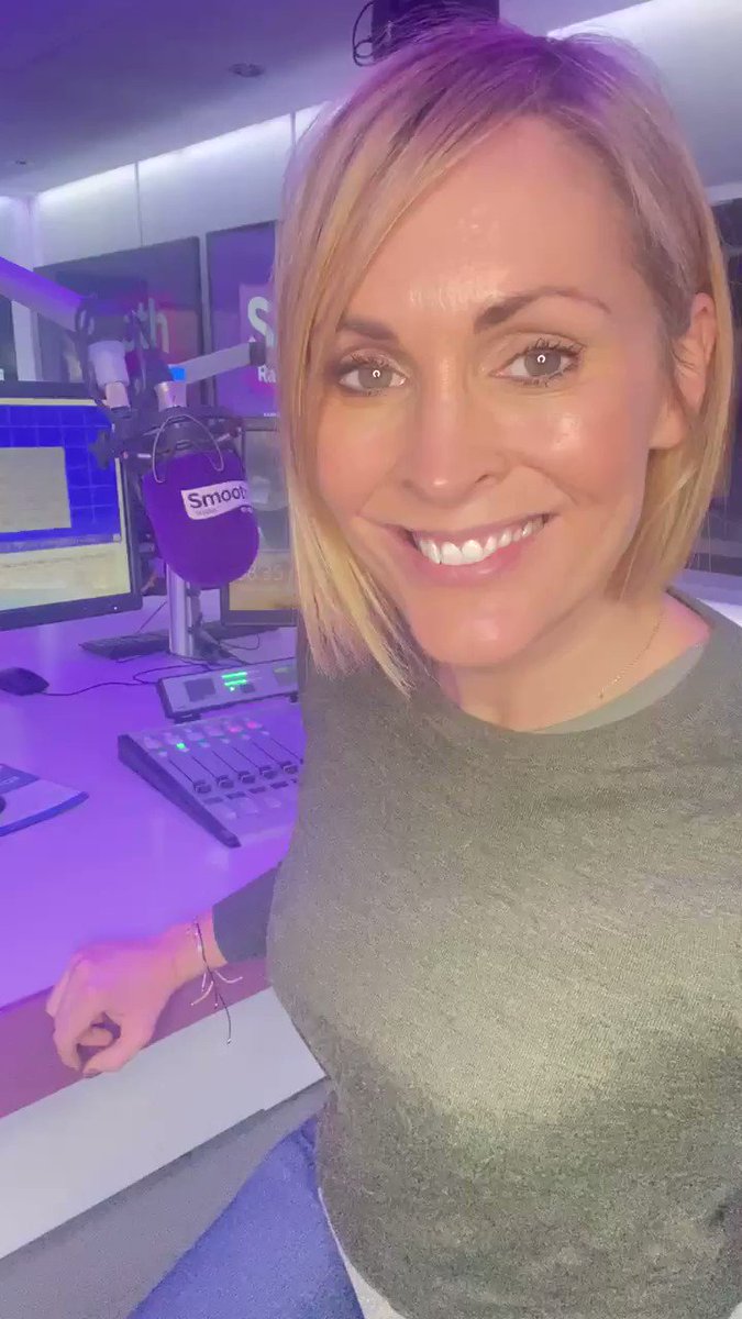 Weโre celebrating @GaryBarlow from @takethat because itโs his birthday today! ๐บ๐ค
Join @Jennifalconer as we say HAPPY BIRTHDAY ๐ฅณ
Listen to Jenni here โก๏ธ https://t.co/16dsElLilw https://t.co/4yES9miFxt
