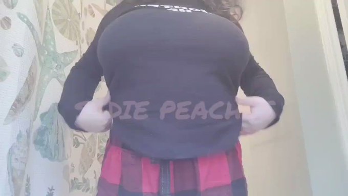 Titty drops are always fun! Good morning my lovers! https://t.co/D0C0hSBKJq