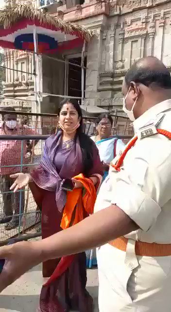 Today, Mangalagiri police arrested me along with few others who went for darshan of Lakshmi narasimha swamy. I seriously condemn the AP police over action. @BJP4India @RSSorg @VHPDigital @BJYM @BJP4Andhra @BJP4Telangana @BJYM4Andhra https://t.co/zHWq4hv0zN