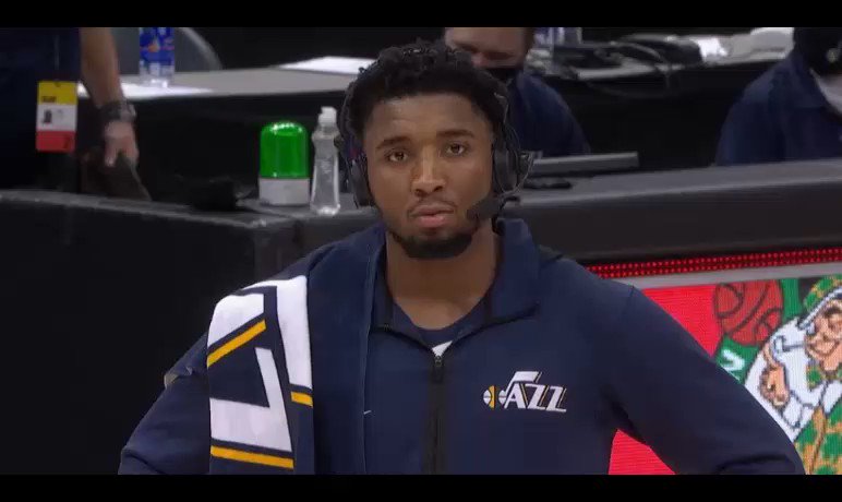 This convo between Shaq and Donovan Mitchell was awkward...
via @gifdsports https://t.co/zusGGp7BNZ
