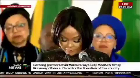 RT @Muhle_Tumie: Me when I try to speak vernacular Limpopo / Lobola / John Cena /Grade 12 #LalaNgoxolo https://t.co/xZGiyD7IjZ