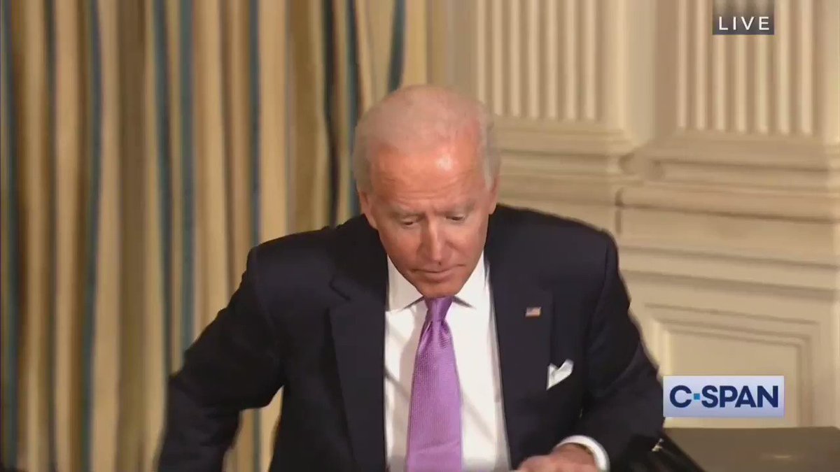 PETER DOOCY: Mr President, what did you talk to Vladimir Putin about?
PRESIDENT BIDEN: You. He sends his best. https://t.co/Fq0zglc9aK