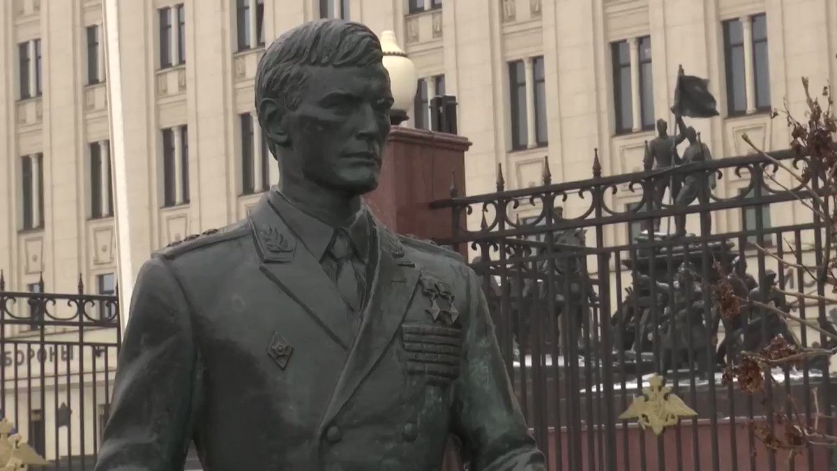 памятник офицеры москва