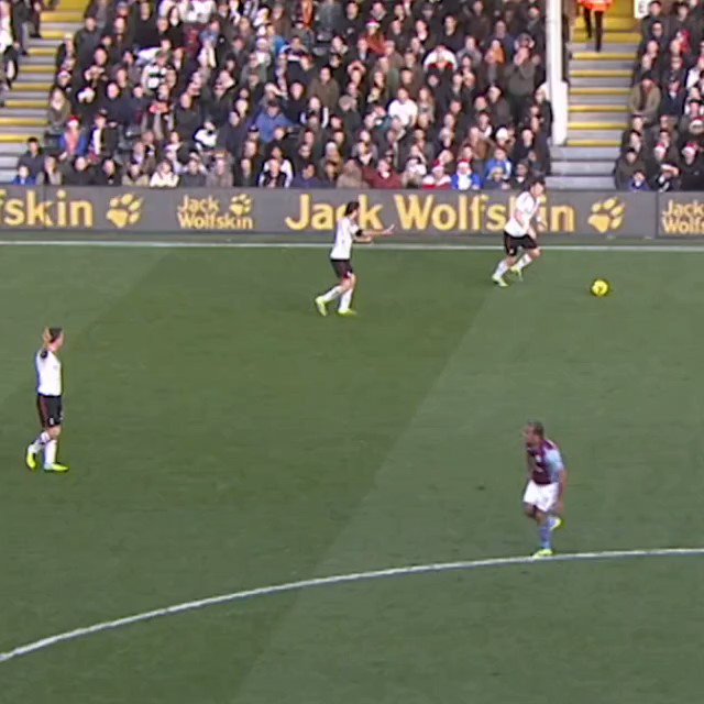 Happy 40th birthday, Dimitar Berbatov. Ridiculous ball control btw 