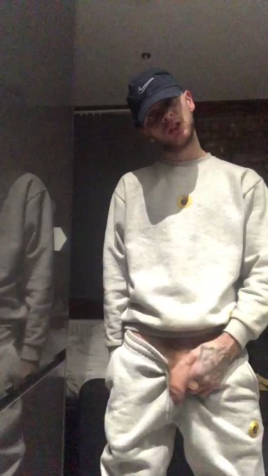 Come get that floppy Manc Sausage Rock hard for me!????
#chav #scally #gay #floppy #Saturday
#hung #british